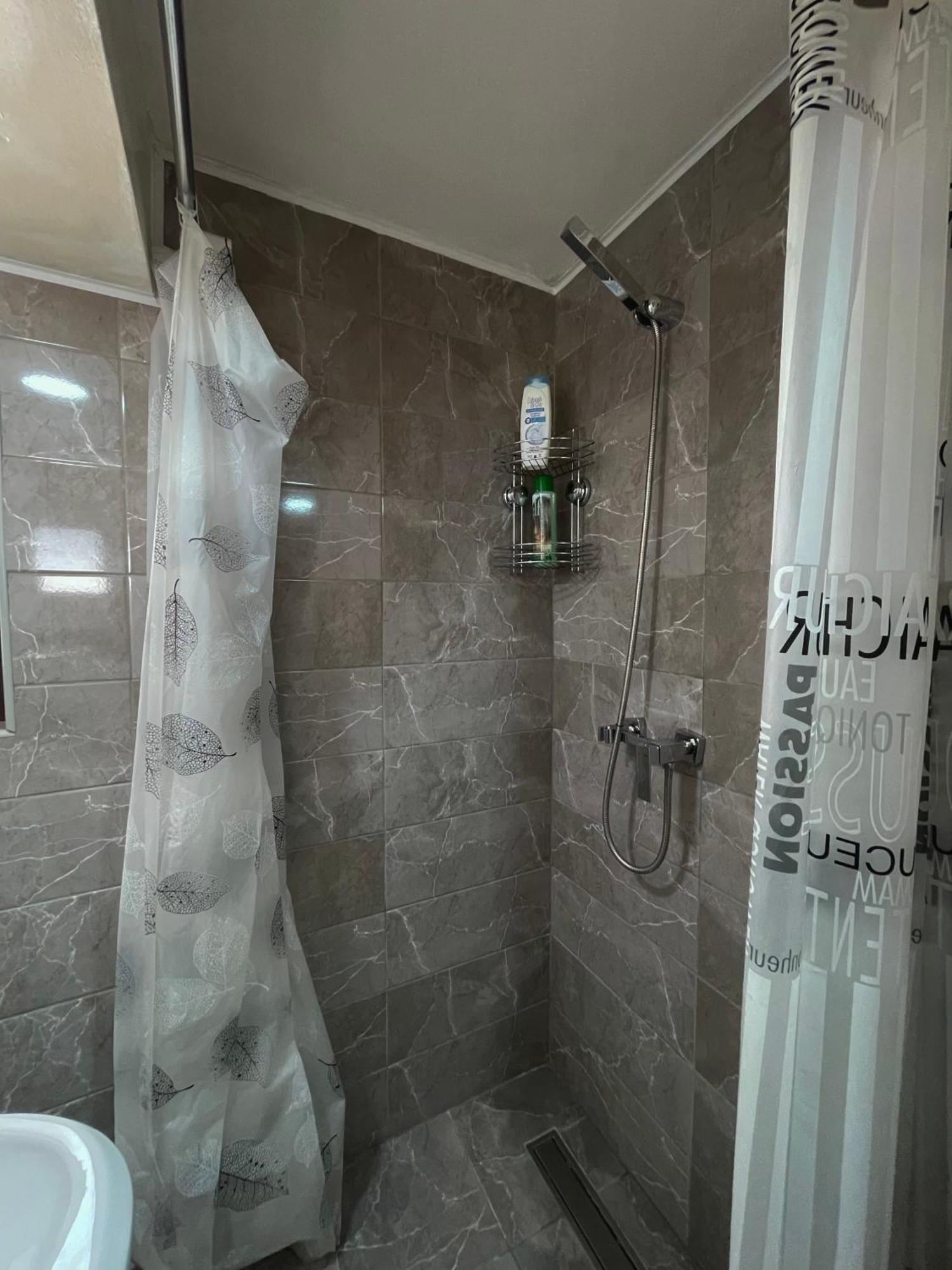Rooms P&L พลาฟ ภายนอก รูปภาพ