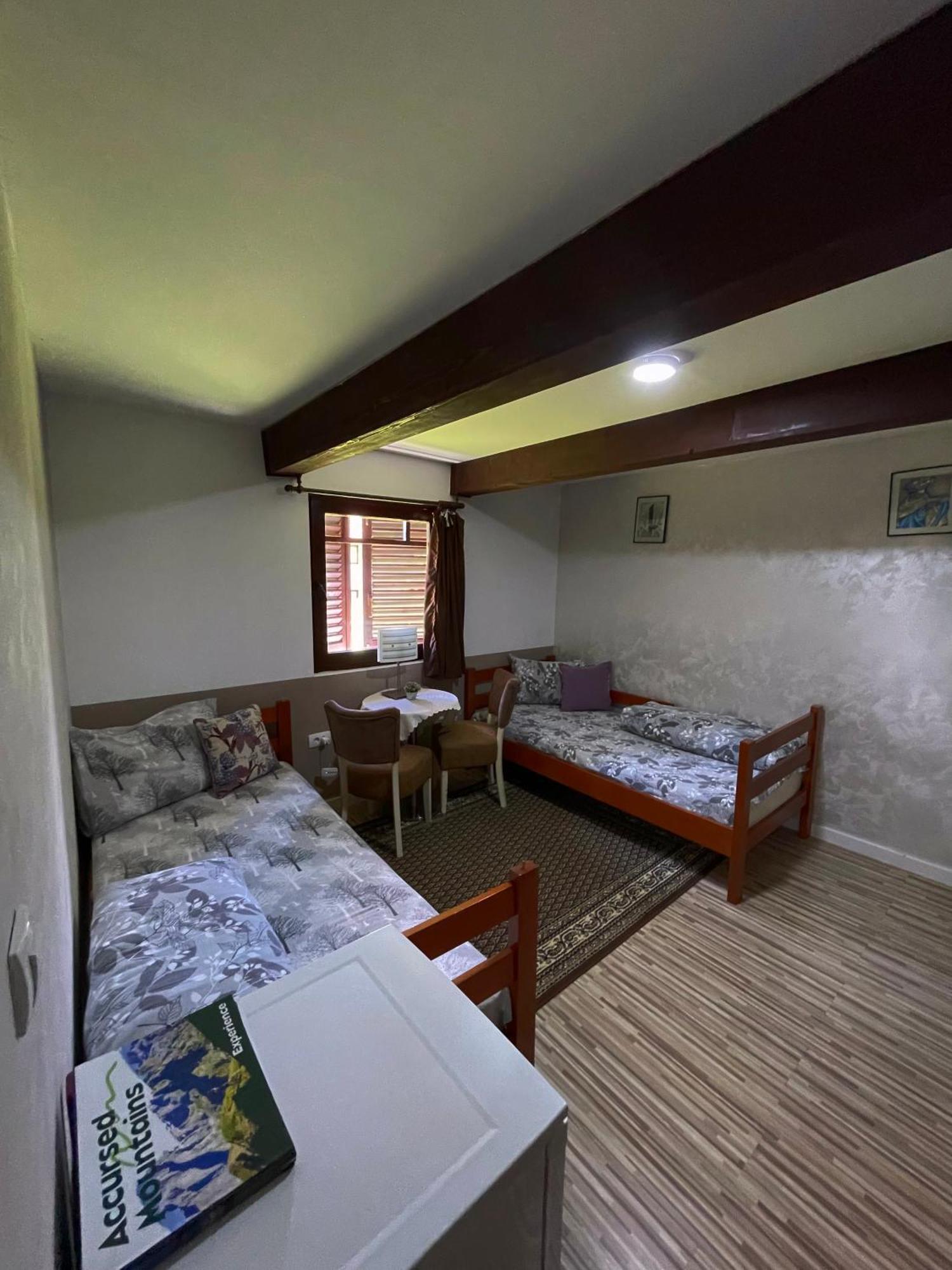 Rooms P&L พลาฟ ภายนอก รูปภาพ