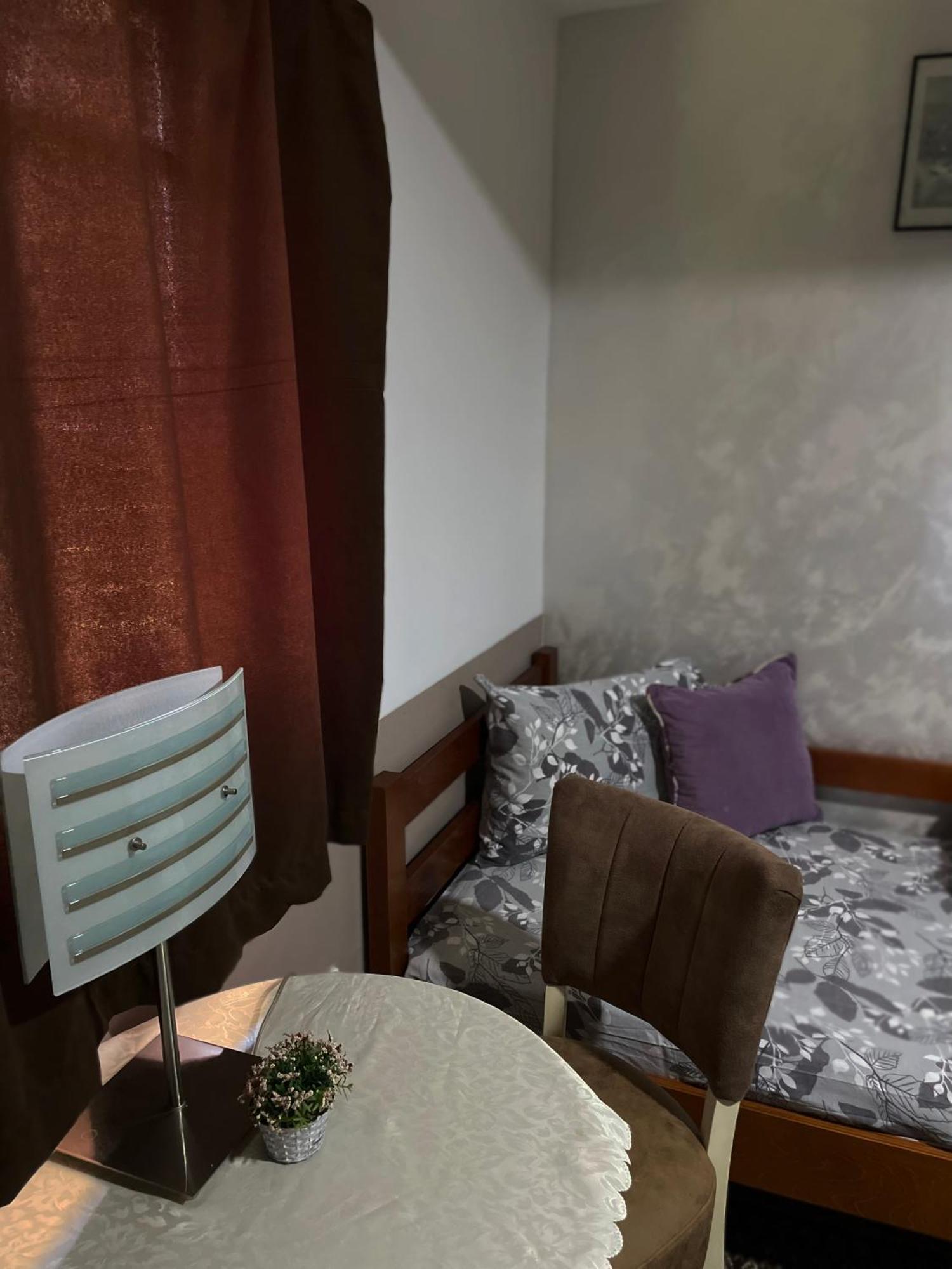 Rooms P&L พลาฟ ภายนอก รูปภาพ