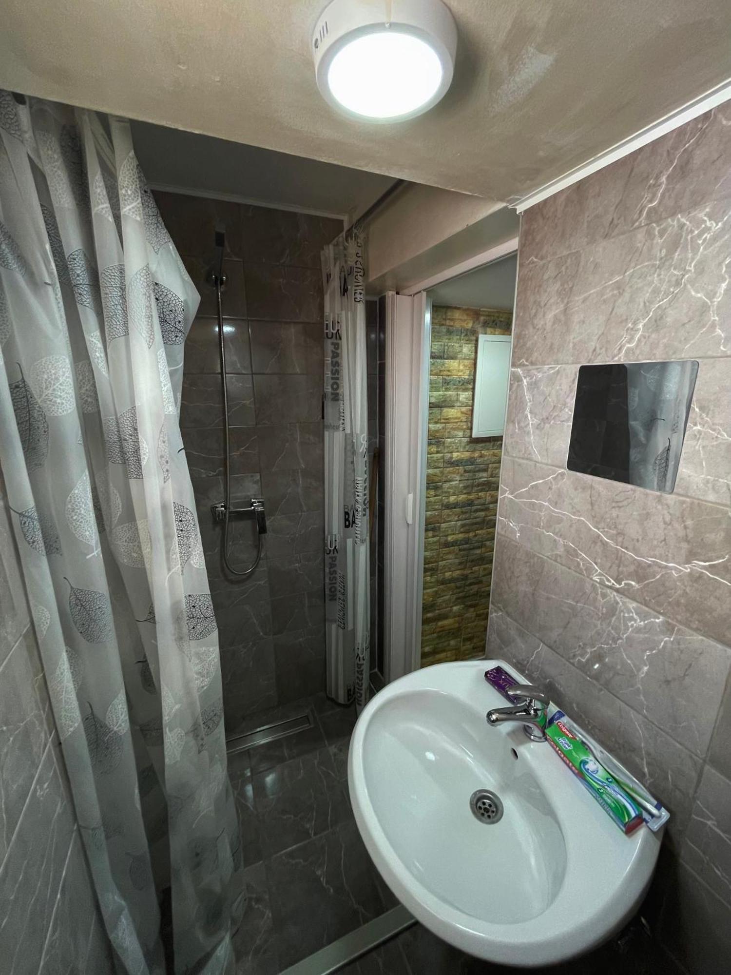 Rooms P&L พลาฟ ภายนอก รูปภาพ